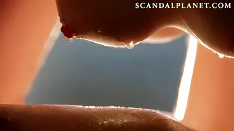 Paranoid sex Ashley Judd in the movie 