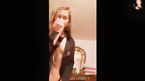 Nyashka with nedebom ends up from masturbation on a webcam pickup